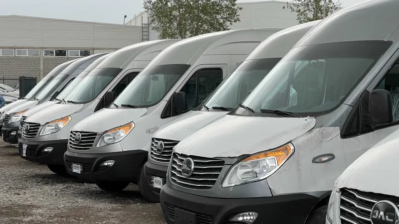 JAC Sanray sotuvga yetib keldi 2026. — фото 1