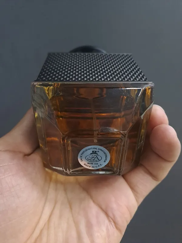 Atom Grey Eau de Parfum 3 Atom Grey Eau de Parfum 3