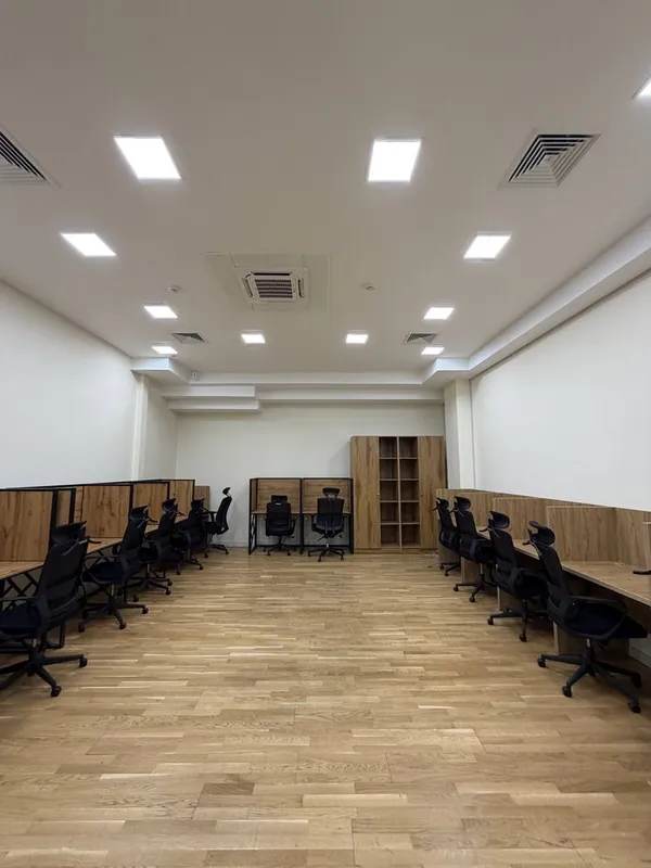 Срочно аренда офис Учебный центр Showroom с мебелью метро Айбек — фото 3