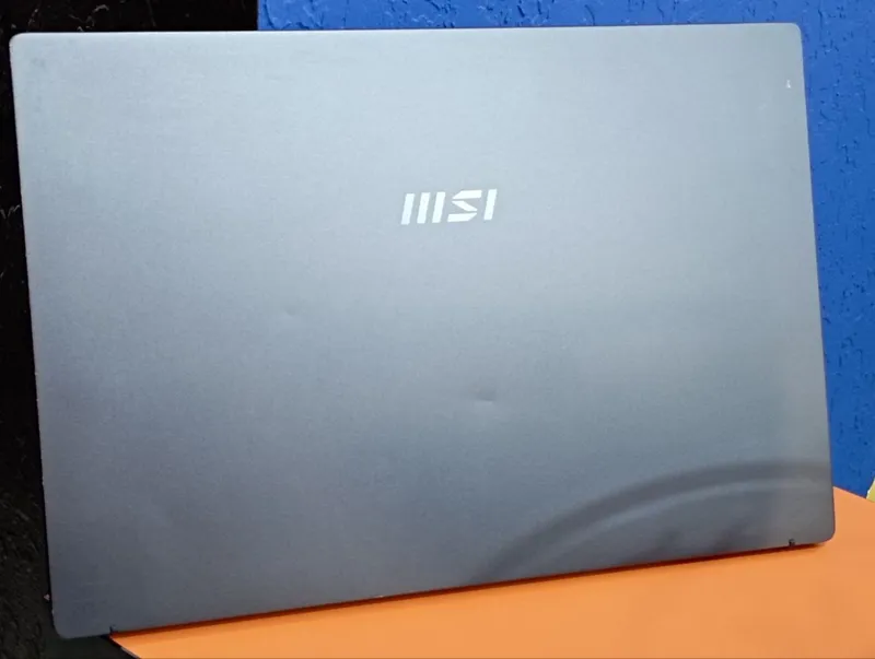MSI Carbon Grey noutbuki 2