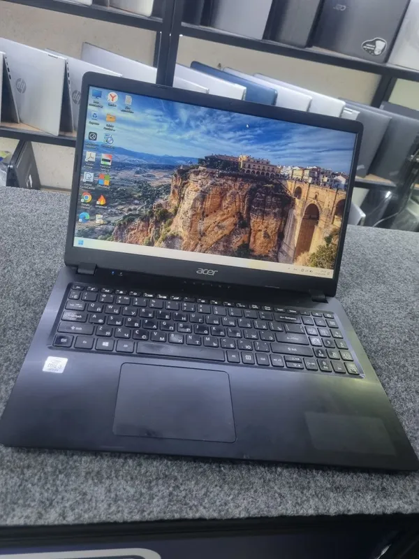 Lenovo noutbuk Core i3 10-avlod 4GB RAM 256GB SSD deyarli yangi ideal — фото 2