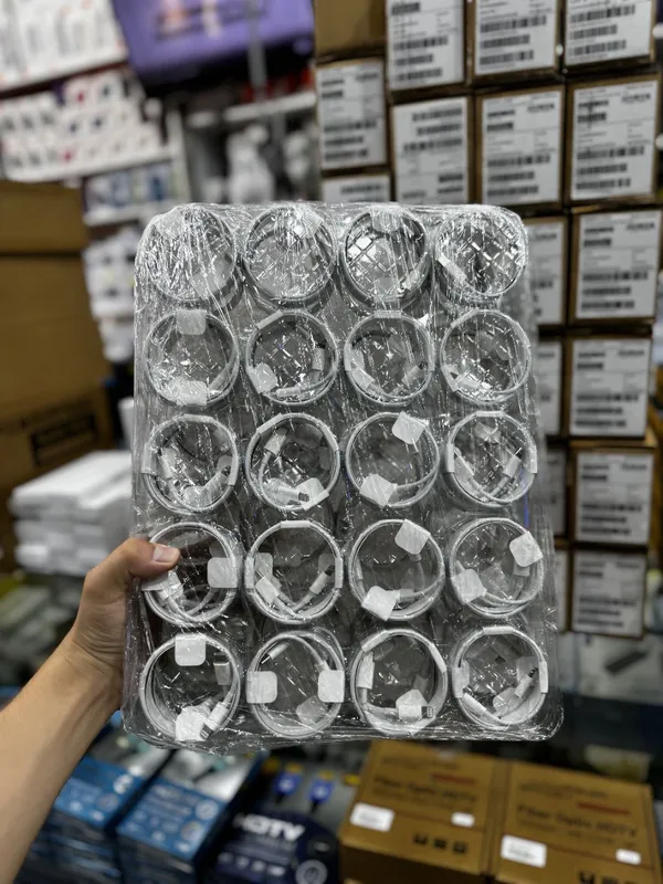 Apple кабель Type-C Lightning