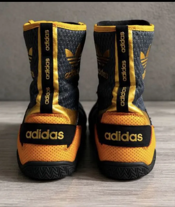 box oyoq kiymi adidas 44-45razmer rasm ozini xolati! 2