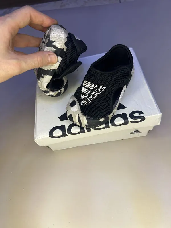 Кроссовки adidas — фото 2