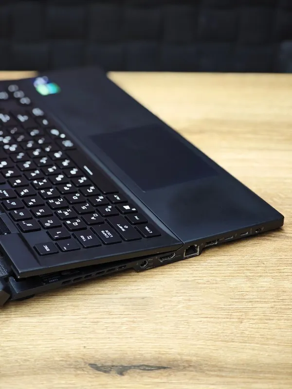 Asus ROG Zephyrus S17 GX703 | RTX 3080 16GB | 2K 240Hz 3 Asus ROG Zephyrus S17 GX703 | RTX 3080 16GB | 2K 240Hz 3