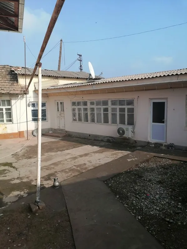 Srochni ga yangiyol shaharda kelishiladigan narxga uy sotiladi
