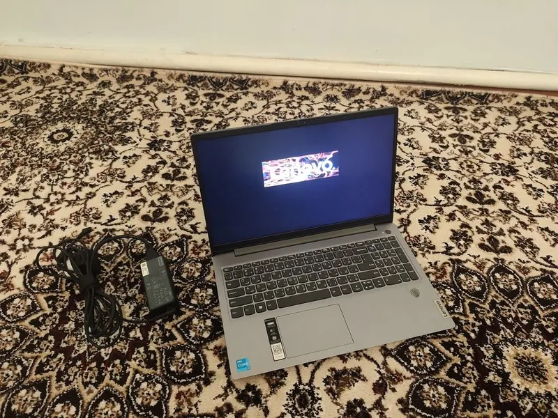 Lenovo ideapad, Core i3 12-pokoleniya, 8gb DDR4 azu, 256 gb nvme SSD 5