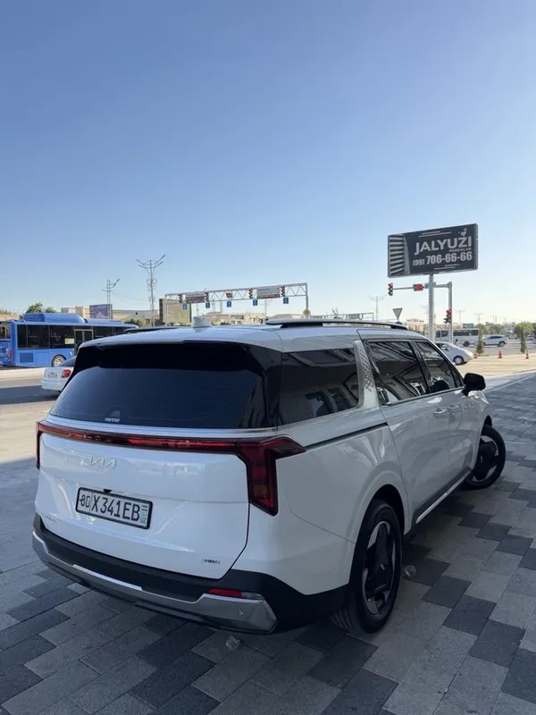 KIA Carnival гибрид 2026 3