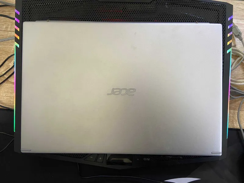 Noutbuk Acer i5 11 avlod 2.4ghz