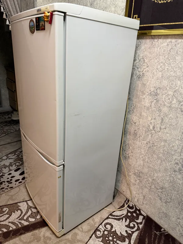 Холодильник срочно сотилади 1