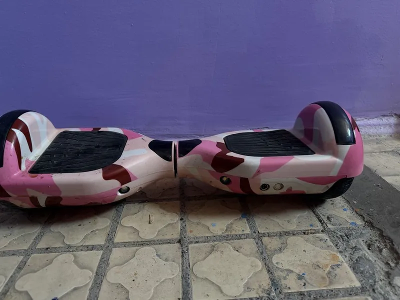 Segway, giroskuter yaxshi holatda sotiladi, zaryadkasi bor 2 Segway, giroskuter yaxshi holatda sotiladi, zaryadkasi bor 2