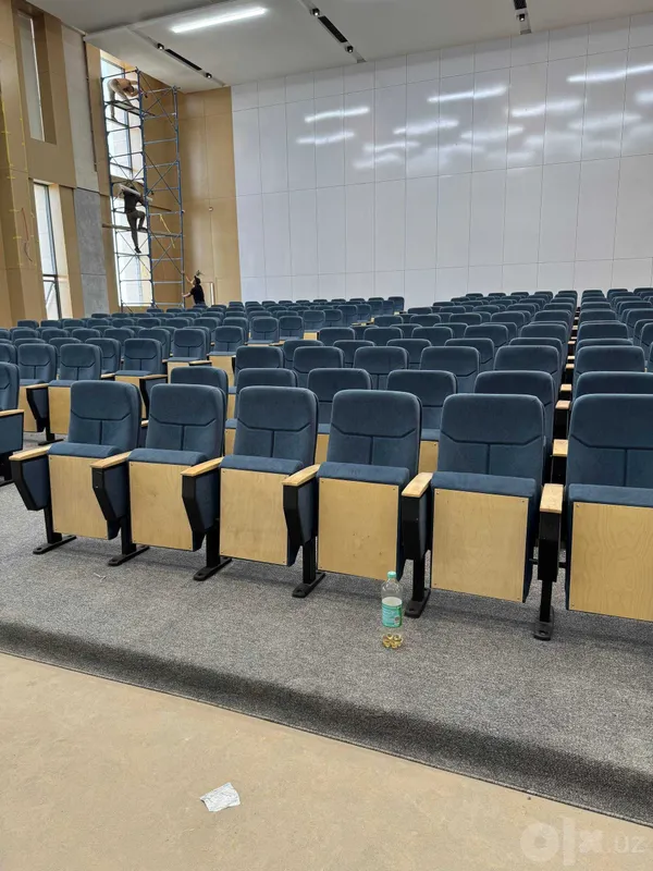 Katta majlislar zallari uchun teatr kreslolari 1 Katta majlislar zallari uchun teatr kreslolari 1