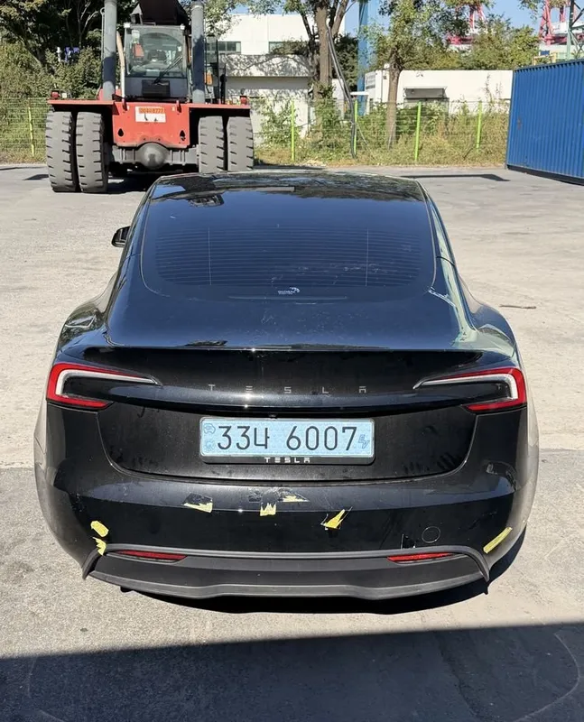 TESLA MODEL 3 2026/27 1 TESLA MODEL 3 2026/27 1