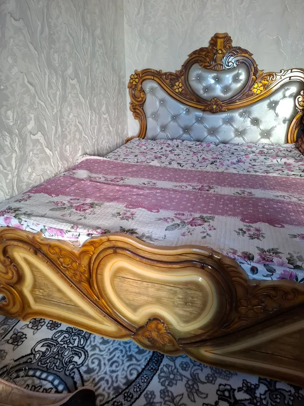 Спальная кровать Спальная кровать