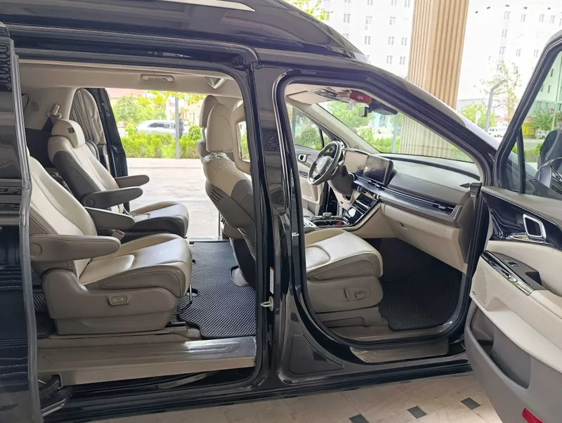 Продаётся «Kia Carnival HIGH LIMOUSINE» — фото 4