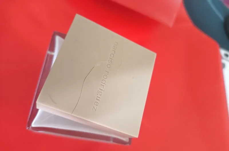Narciso Rodriguez Poudre atirini sotaman 3