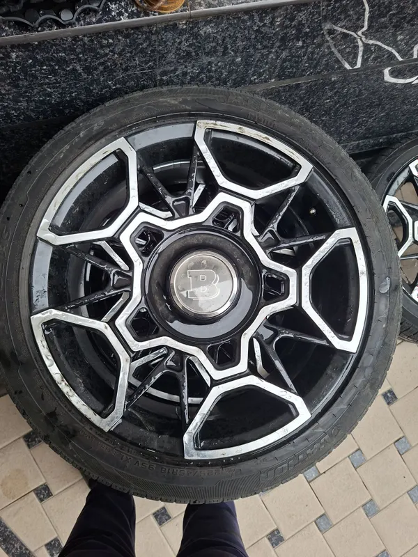 Продаются диски и шины Bentley 1 Продаются диски и шины Bentley 1