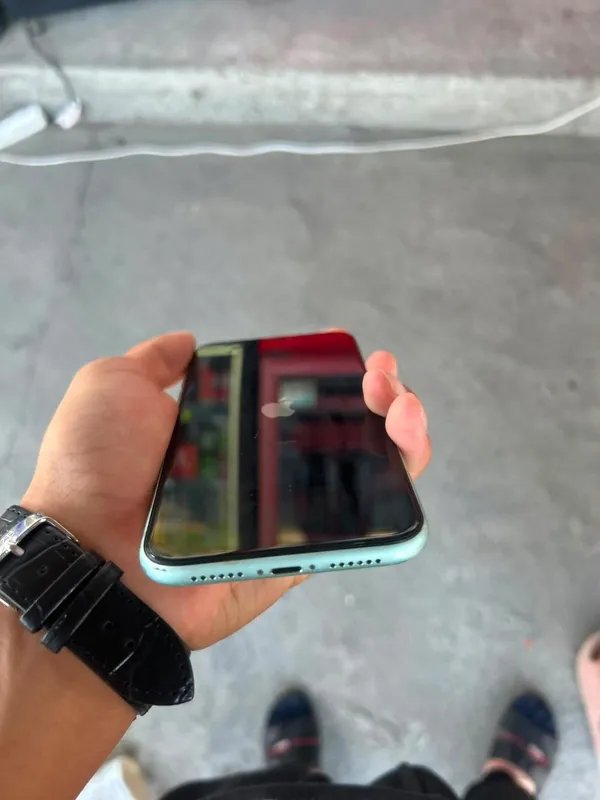 iphone 11  xotira 64 yunkis 73 hammasi orginal — фото 1