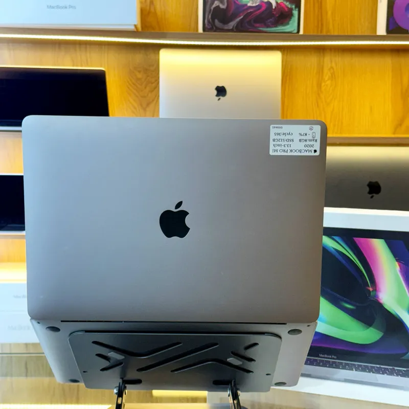 MacBook Pro M1 (2020) 2 MacBook Pro M1 (2020) 2