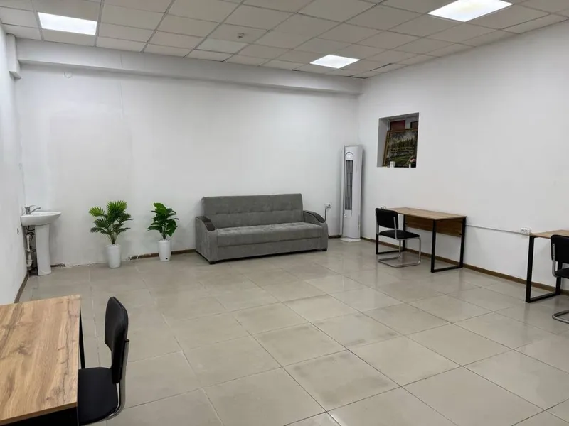 Аренда под офис 2 минут от метро Шахристан 40м2 С мебелью! 450$ 1 этаж 3