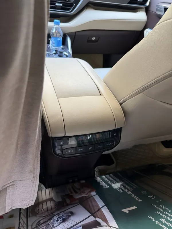 Toyota Highlander Hybrid Limited — фото 4