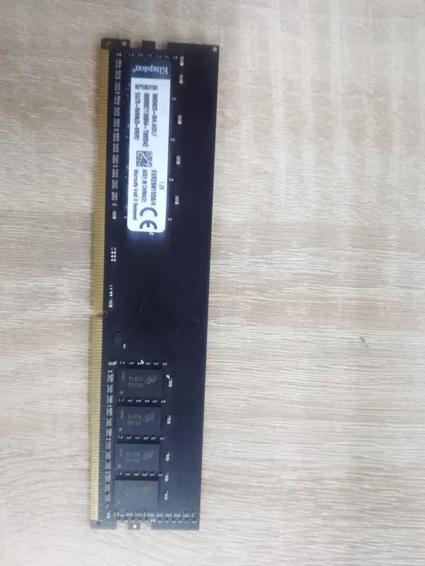 OZU DDR4 4GB sotiladi