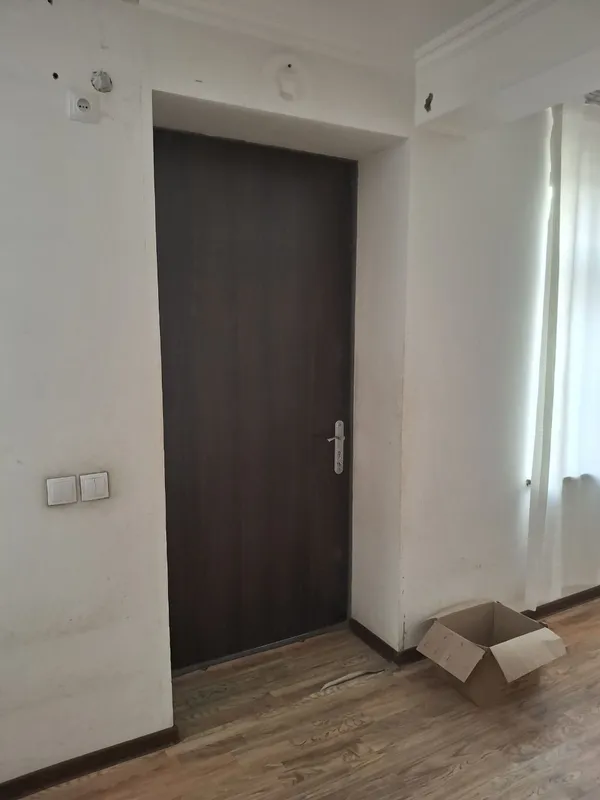 Продаётся железный двер 1 Продаётся железный двер 1