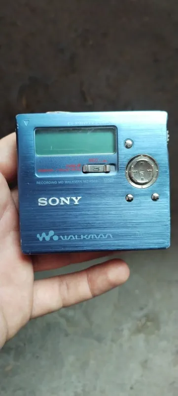 Sony Walkman MZ-R909 Minidisc 1 Sony Walkman MZ-R909 Minidisc 1