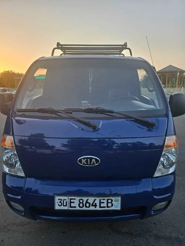 KIA BONGO Sotiladi 1 KIA BONGO Sotiladi 1