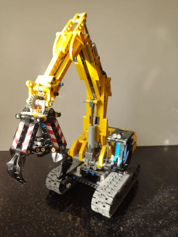 Набор LEGO Technic 42006. Экскаватор. — фото 2