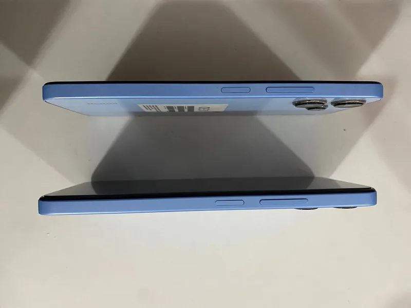 Redmi 12 8/256 продаётся, 2 шт. 6