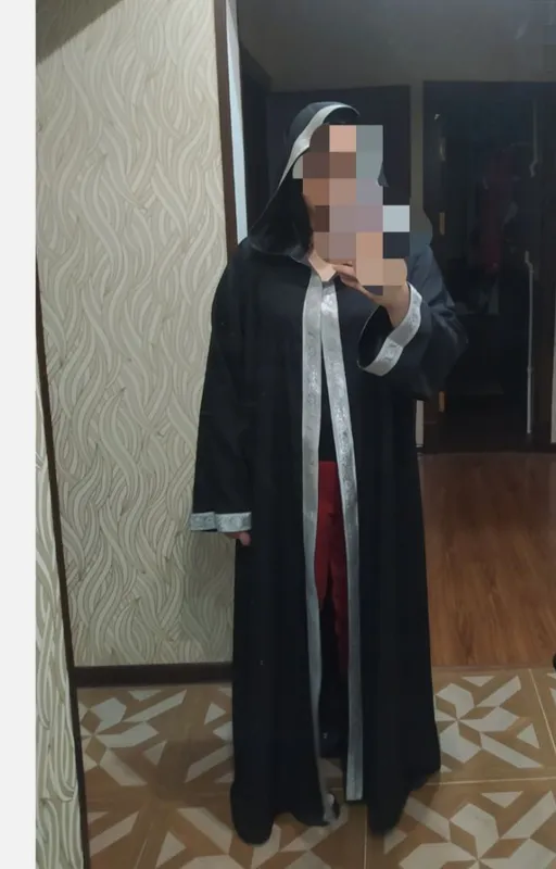 Иранская Абая с капюшоном из плотного атласа Иранская Абая с капюшоном из плотного атласа