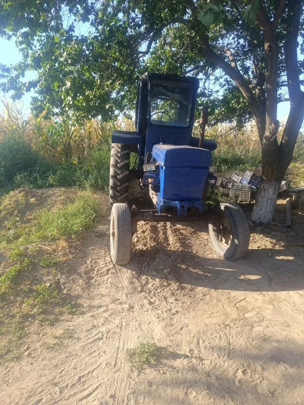 T28 traktor sotiladi 1