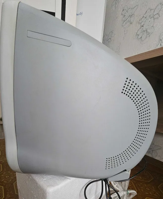 Продаётся монитор LG Studioworks 500 M 6 Продаётся монитор LG Studioworks 500 M 6