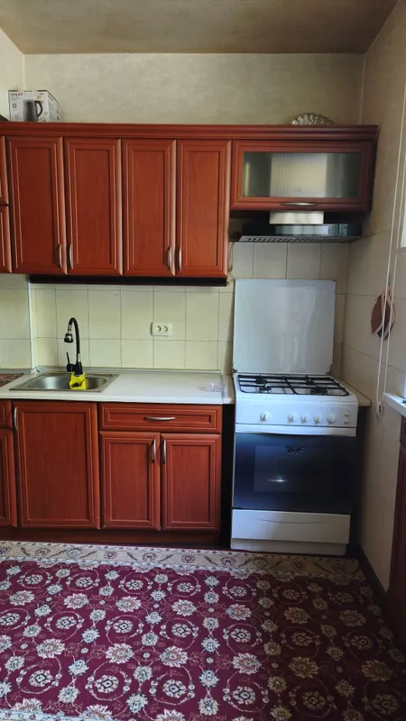 oshxona garnituri sotaman. kengligi 2.30. gaz plita va rakovina 4