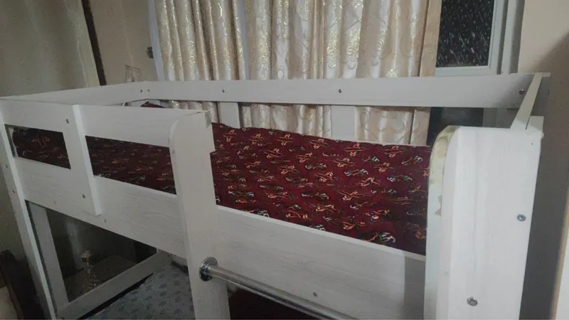 Mebel yotoq uchun bolalarga