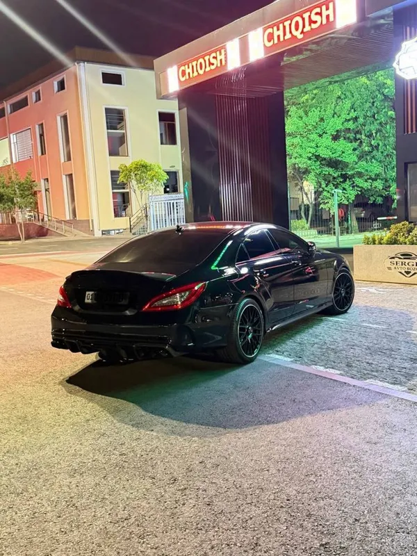 W218 cls 350 . 6.3 amg body kit 1 W218 cls 350 . 6.3 amg body kit 1