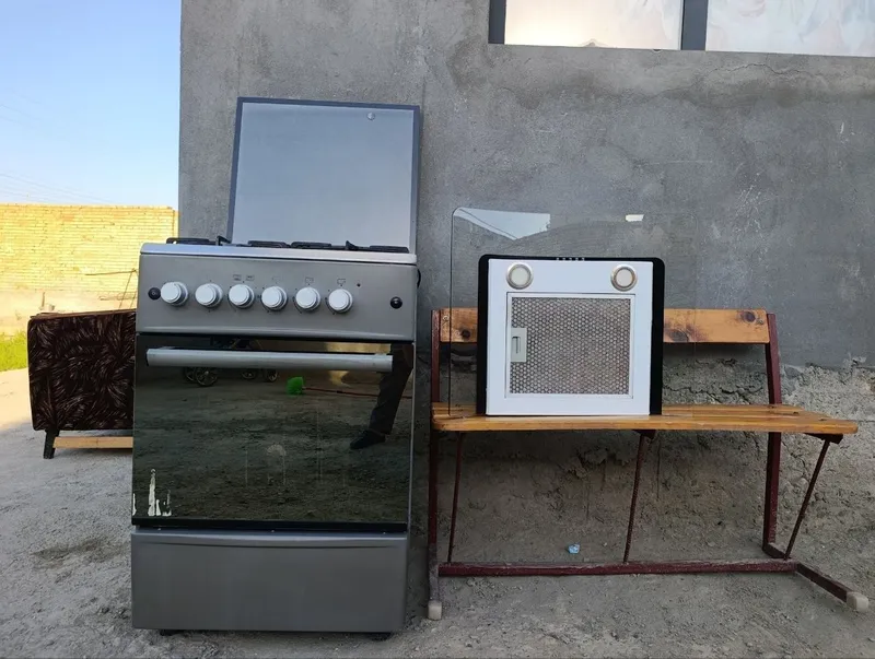 Газовая плита и вытяжка 2 Газовая плита и вытяжка 2