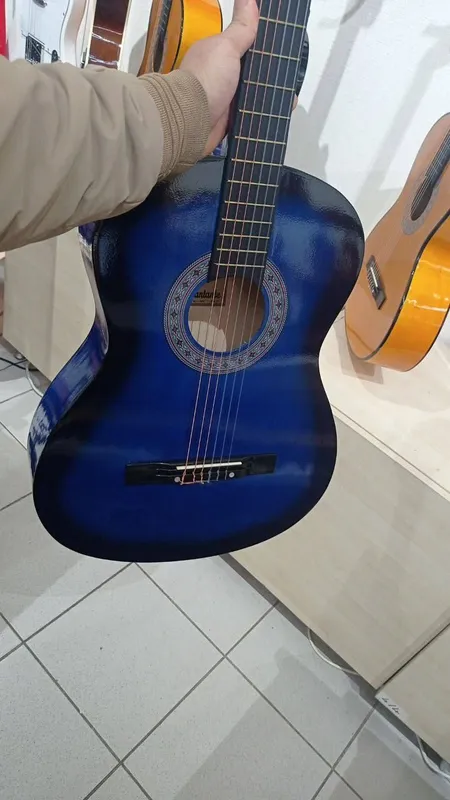 gitara qora kuk yangi ishlatilmagan