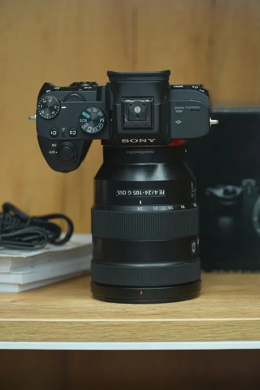 Sony A7 III 4K 24-105mm F4 OSS G master yaxshi holatda — фото 4