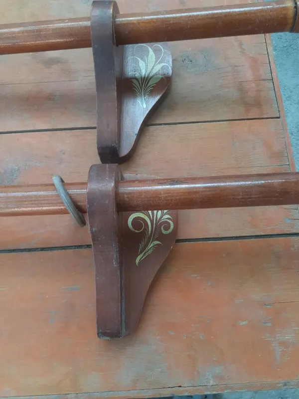 Продаеться декоративный мебельный карниз 4