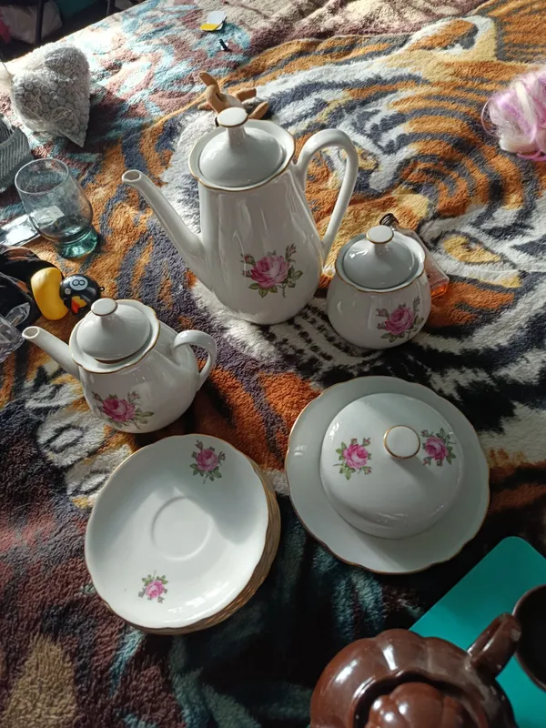 Продаю чайный сервиз