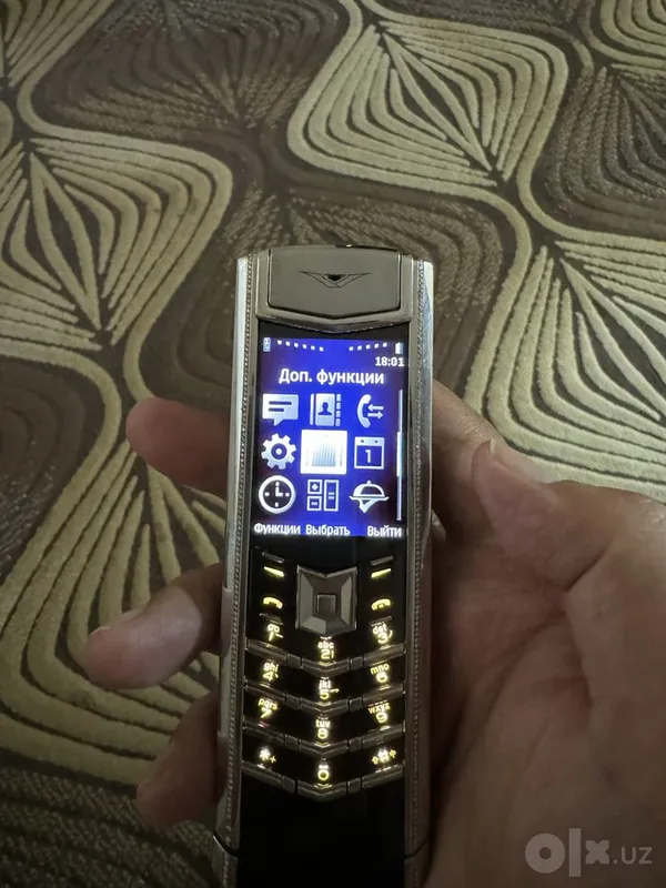 Vertu Sugnature S Diamond crocodile, to‘liq komplekt 8 Vertu Sugnature S Diamond crocodile, to‘liq komplekt 8