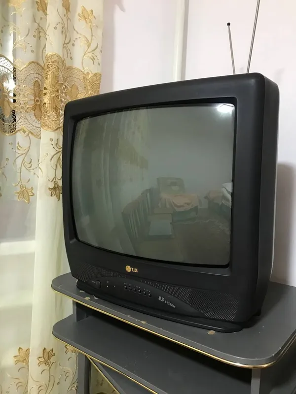 Продам Телевизор LG + DVD в подарок