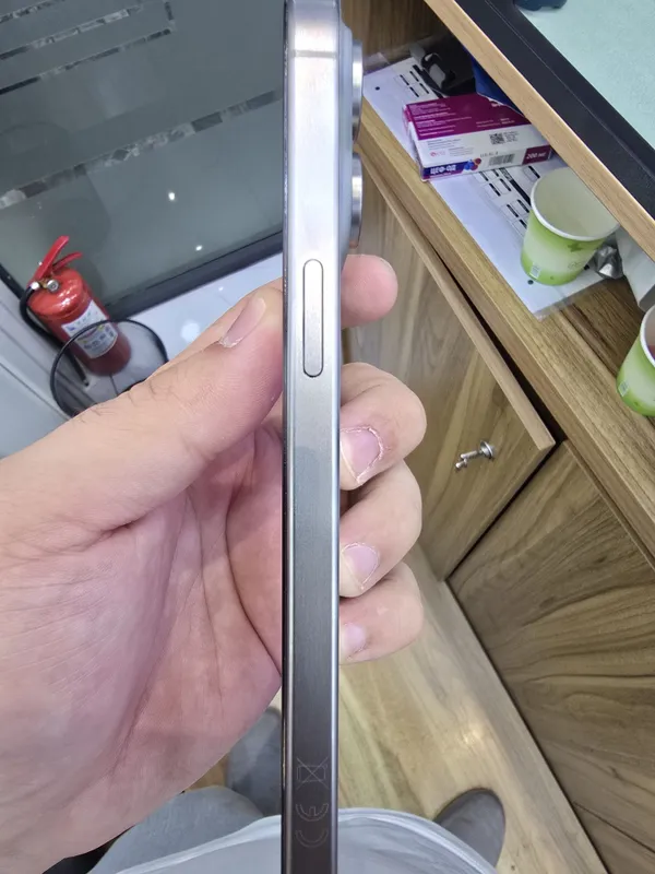 iPhone 15 pro max 2