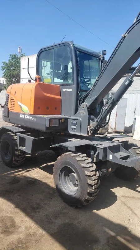 Develon holati zor ekskavatr hali ishlamagan pachka — фото 5