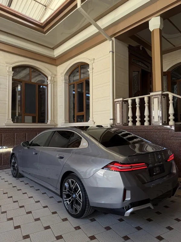 BMW i5edrive m40L 4 BMW i5edrive m40L 4