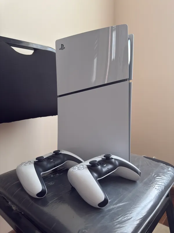 PlayStation 5 slim 2