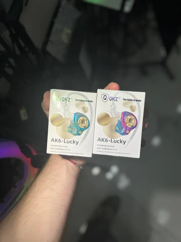 QKZ ak6 IEM quloqchinlar