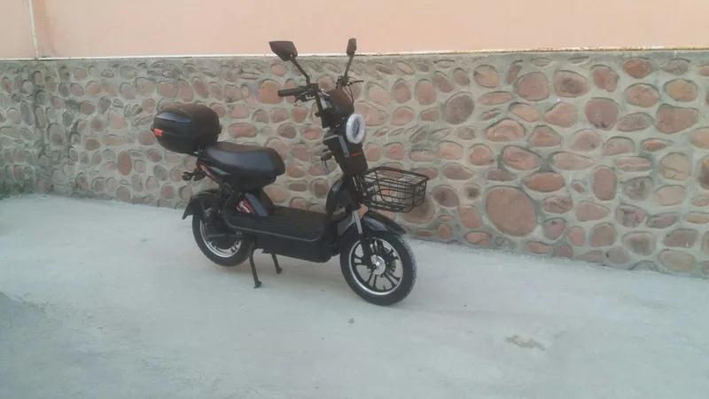 Скутер JK DEMANSH продаётся, с 5 аккумуляторами 2